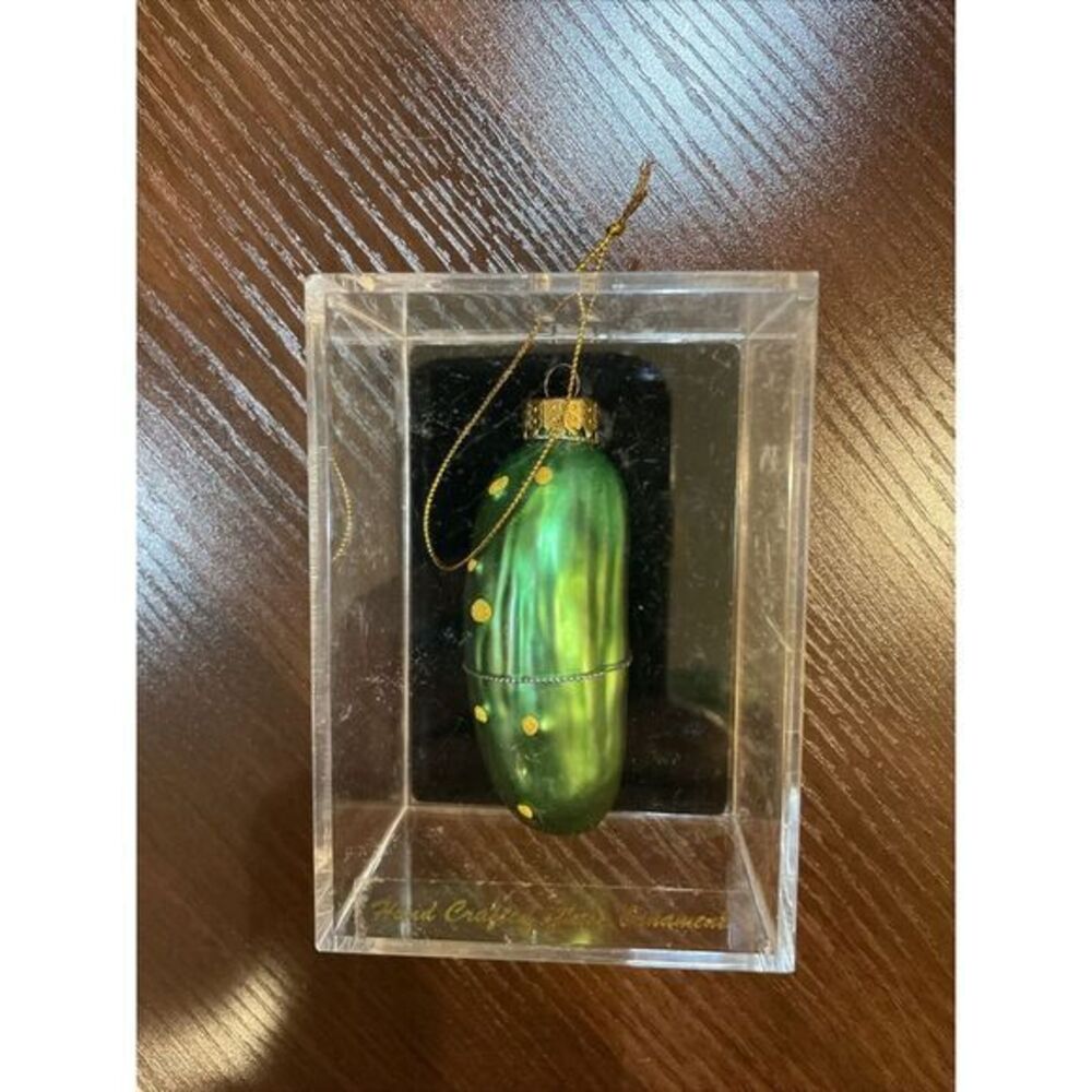 New 4" Green Pickle Glass Christmas Tree Ornament Hand Crafted New‎ In Case